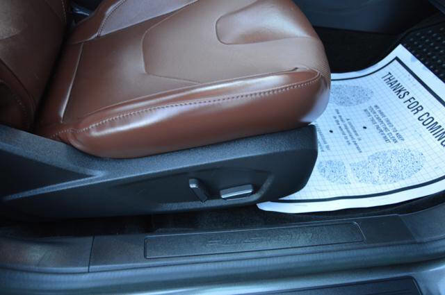 Used 2016 Ford Fusion SE w/ Equipment Group 202A image 27