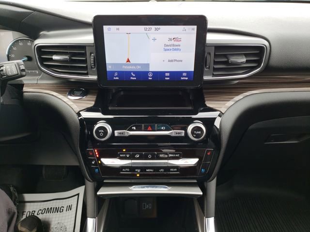 Used 2022 Ford Explorer Limited w/ Equipment Group 301A image 24