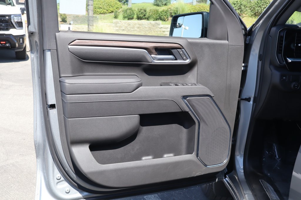 New 2026 Chevrolet Silverado 1500 RST w/ LPO, Dark Essentials Package RWD image 17