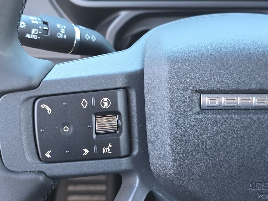 New 2026 Land Rover Defender 110 X-Dynamic SE AWD/4WD image 17