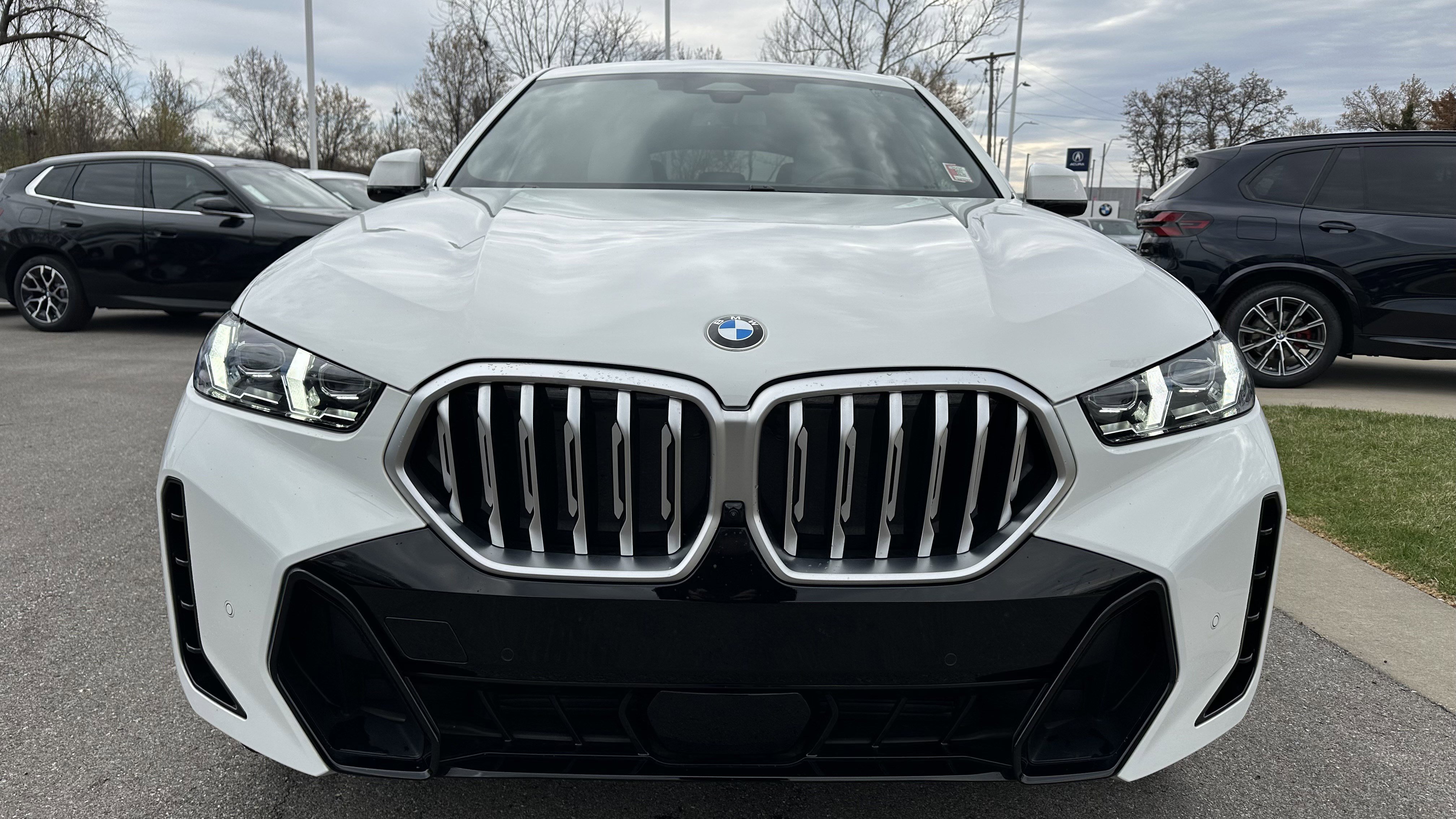 Certified 2025 BMW X6 xDrive40i AWD/4WD image 3