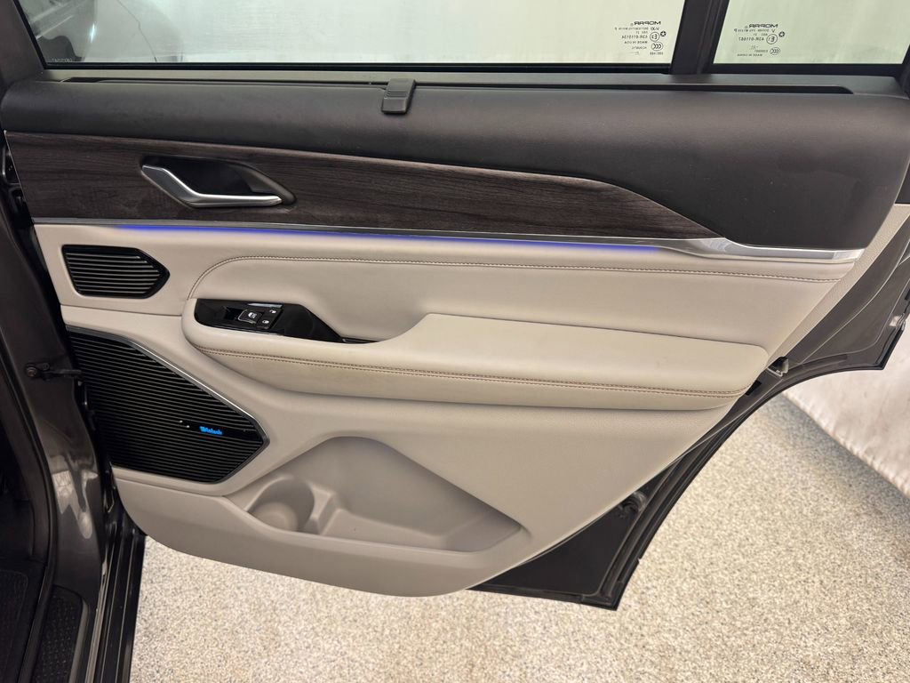 Used 2021 Jeep Grand Cherokee L Overland w/ Advanced Protech Group III image 26