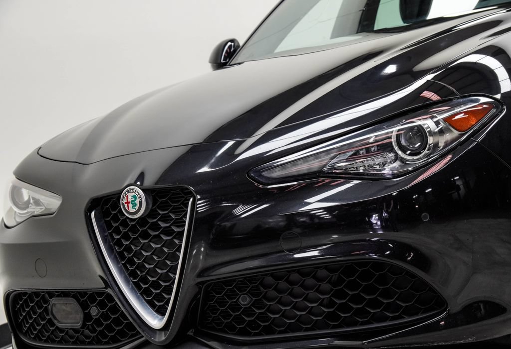Used 2022 Alfa Romeo Giulia Ti w/ Active Assist Plus Package RWD image 2