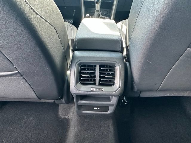 Used 2025 Volkswagen Taos SE AWD/4WD image 26