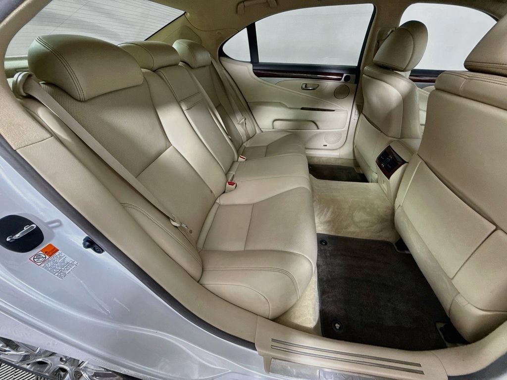 Used 2016 Lexus LS 460 L RWD image 29