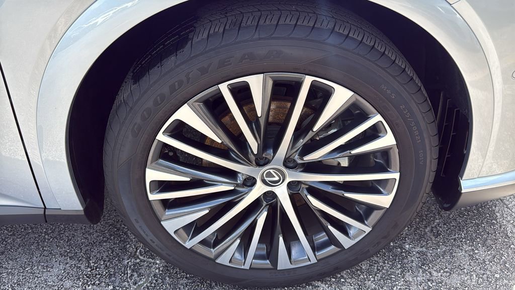 Used 2023 Lexus RX 350 Premium Plus w/ Cold Area Package FWD image 10