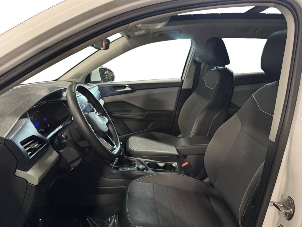 Used 2023 Volkswagen Taos SE w/ Panoramic Sunroof Package AWD/4WD image 13