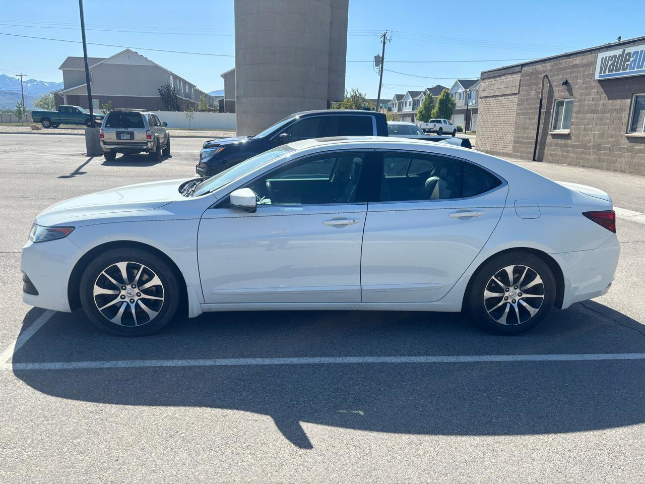 Used 2015 Acura TLX FWD image 2