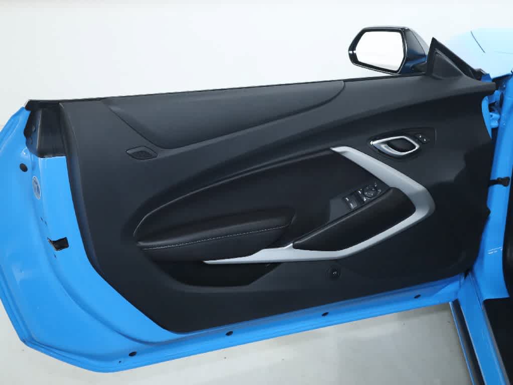 Used 2022 Chevrolet Camaro LT RWD image 15