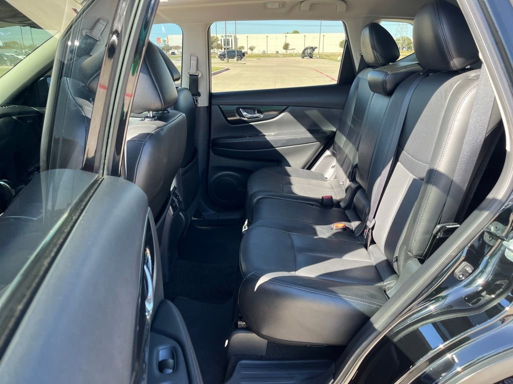 Used 2017 Nissan Rogue SL w/ SL Premium Package image 32