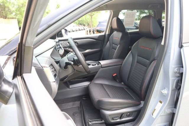 Certified 2025 Nissan Rogue SV AWD/4WD image 8