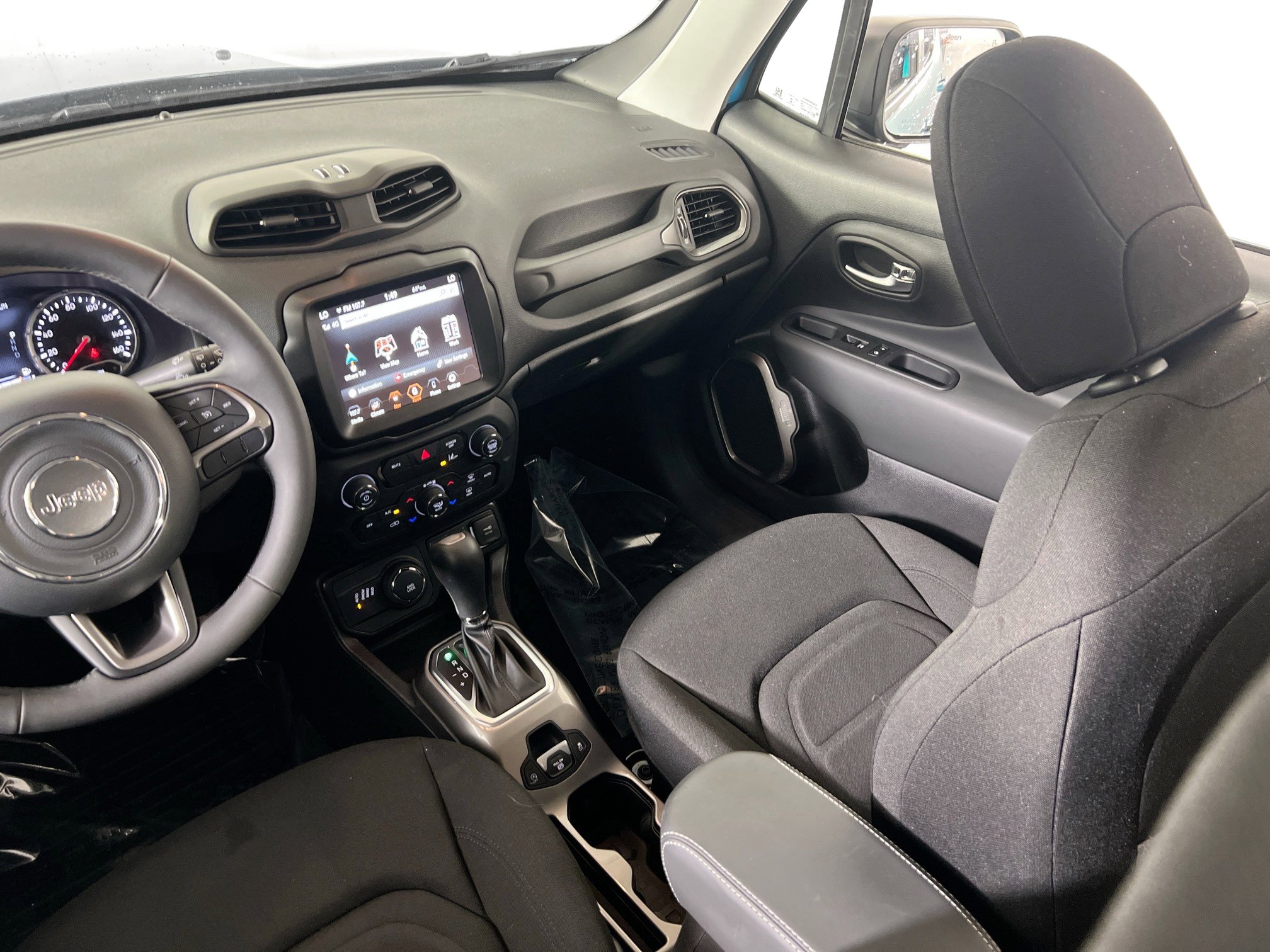 Used 2022 Jeep Renegade Latitude image 22