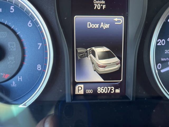 Used 2017 Toyota Camry LE FWD image 14