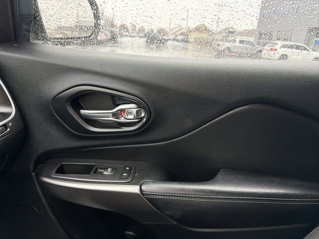 Used 2019 Jeep Cherokee Latitude w/ Popular Appearance Group image 25