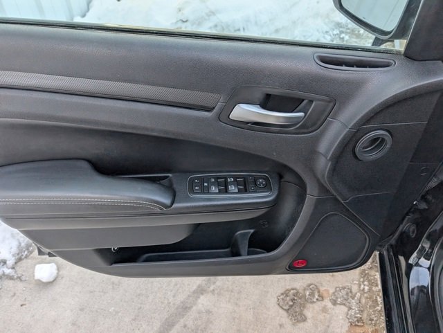 Used 2014 Chrysler 300 S image 9