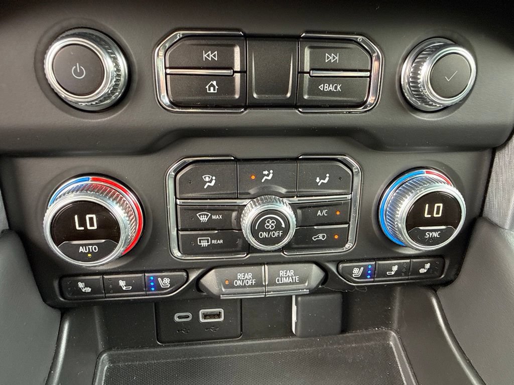 Used 2023 GMC Yukon SLT w/ SLT Luxury Package AWD/4WD image 37