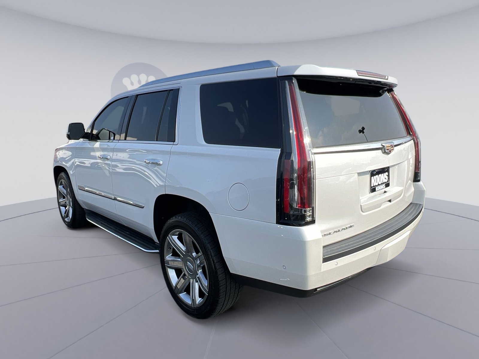 Used 2017 Cadillac Escalade Luxury image 4