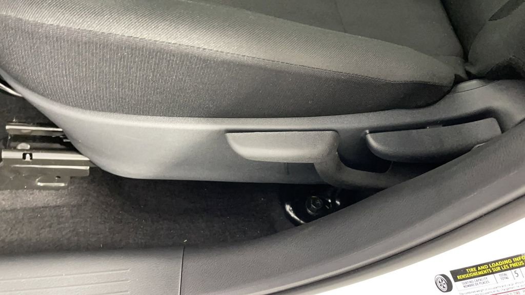 New 2025 Nissan Kicks Play S image 30