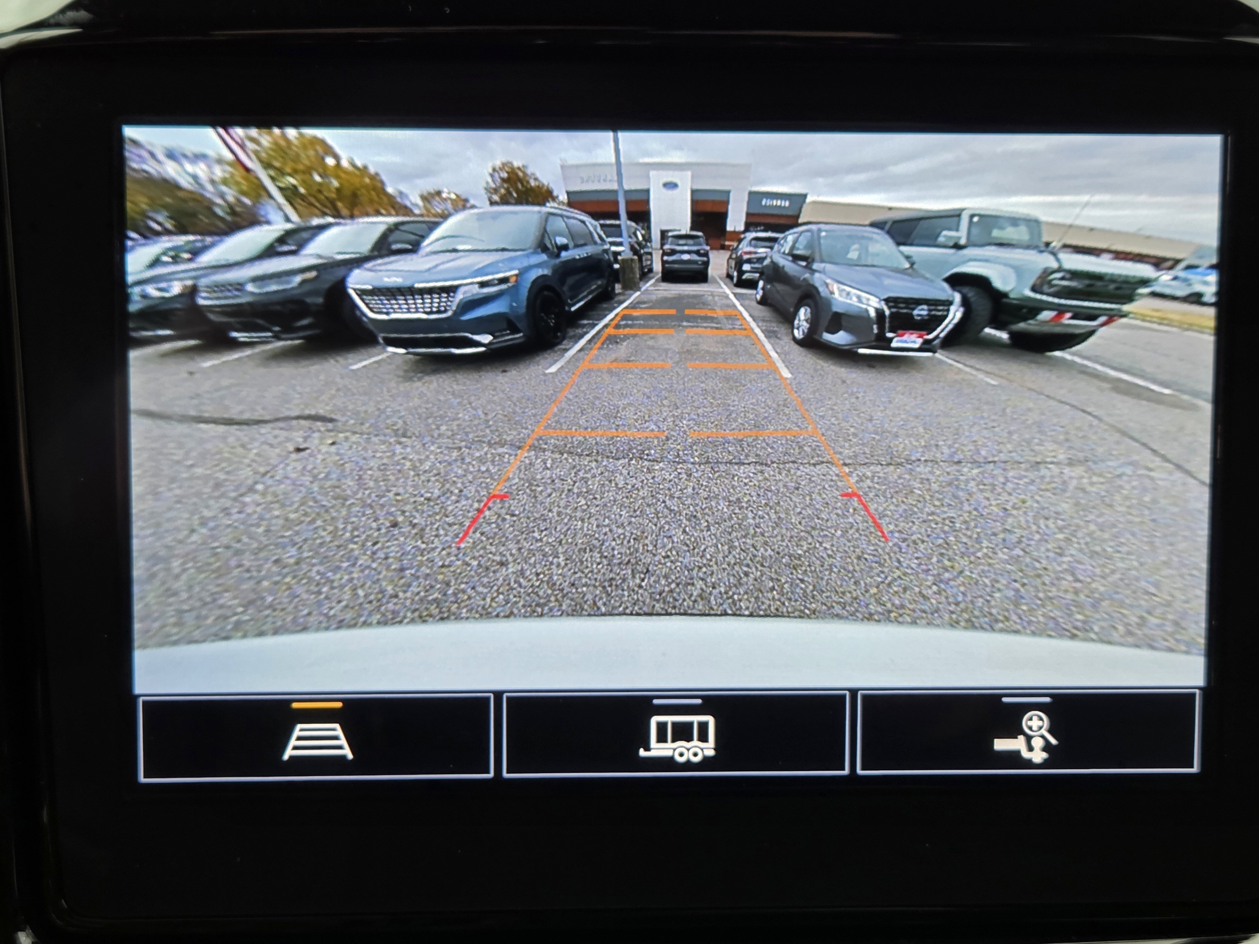 Used 2022 Chevrolet Traverse LT image 20