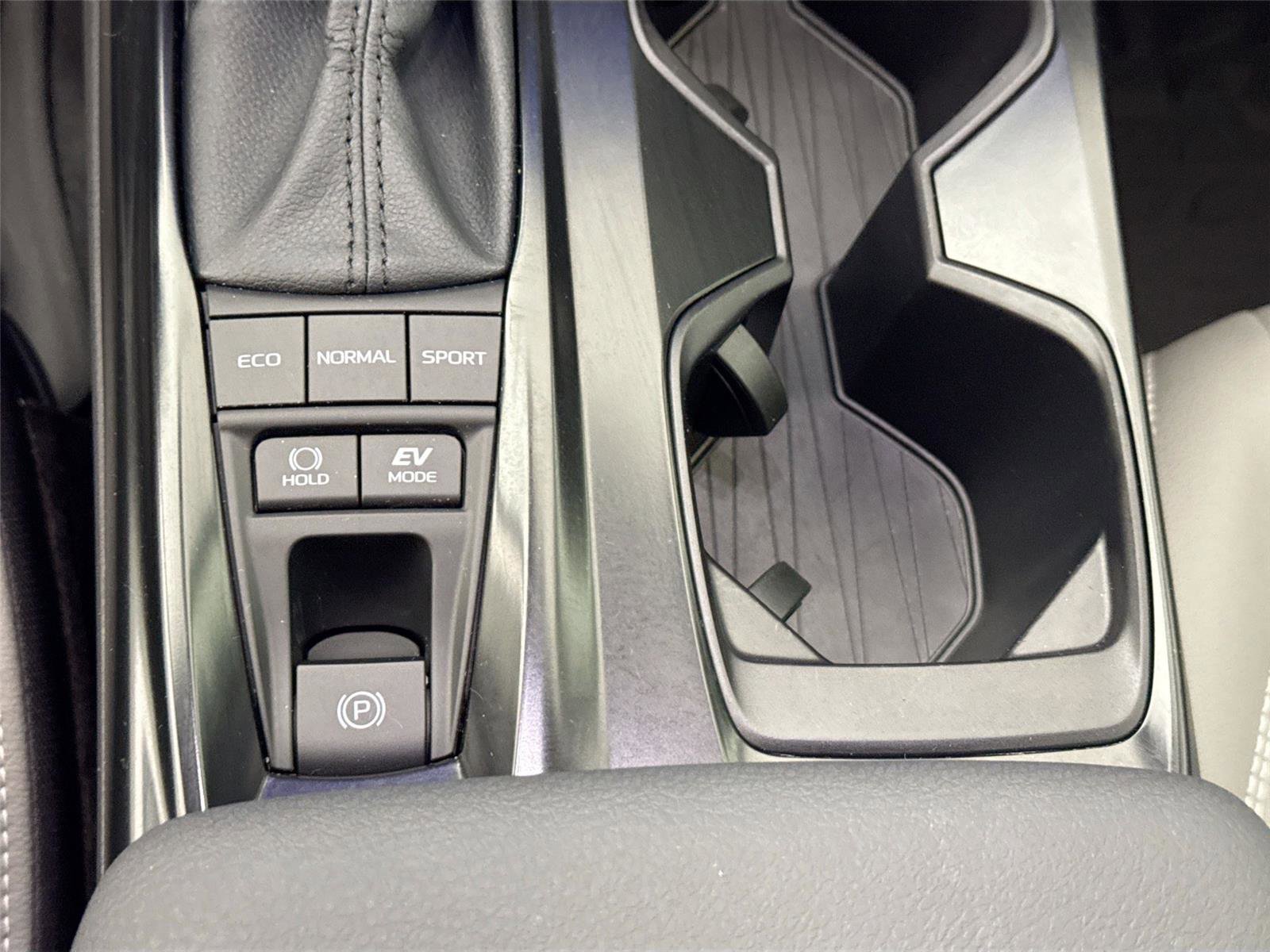 Used 2026 Toyota Camry SE w/ Multimedia Upgrade Package FWD image 28