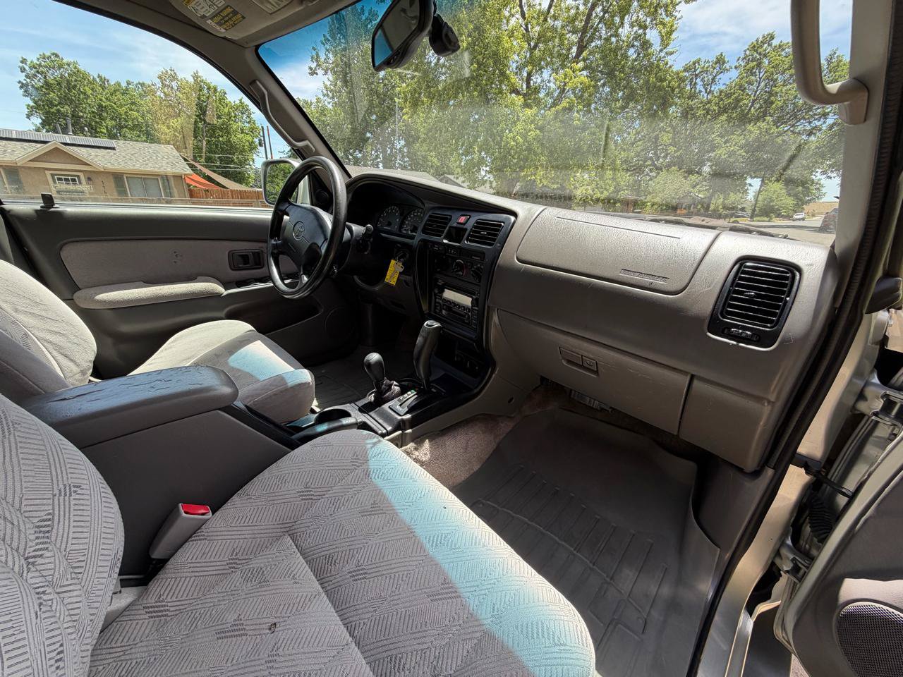 Used 2002 Toyota 4Runner SR5 AWD/4WD image 19