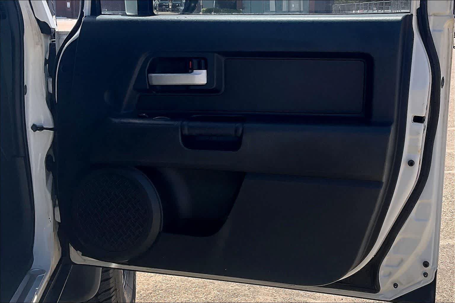 Used 2010 Toyota FJ Cruiser 2WD image 23