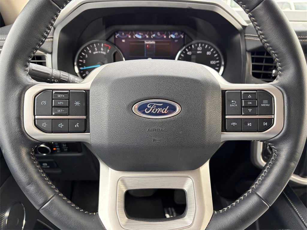 Used 2023 Ford Expedition XLT image 11