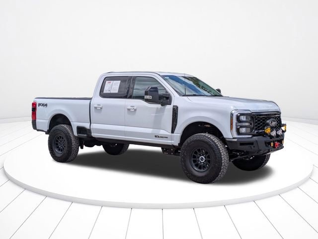 Used 2025 Ford F250 Lariat w/ Black Appearance Package AWD/4WD video 2