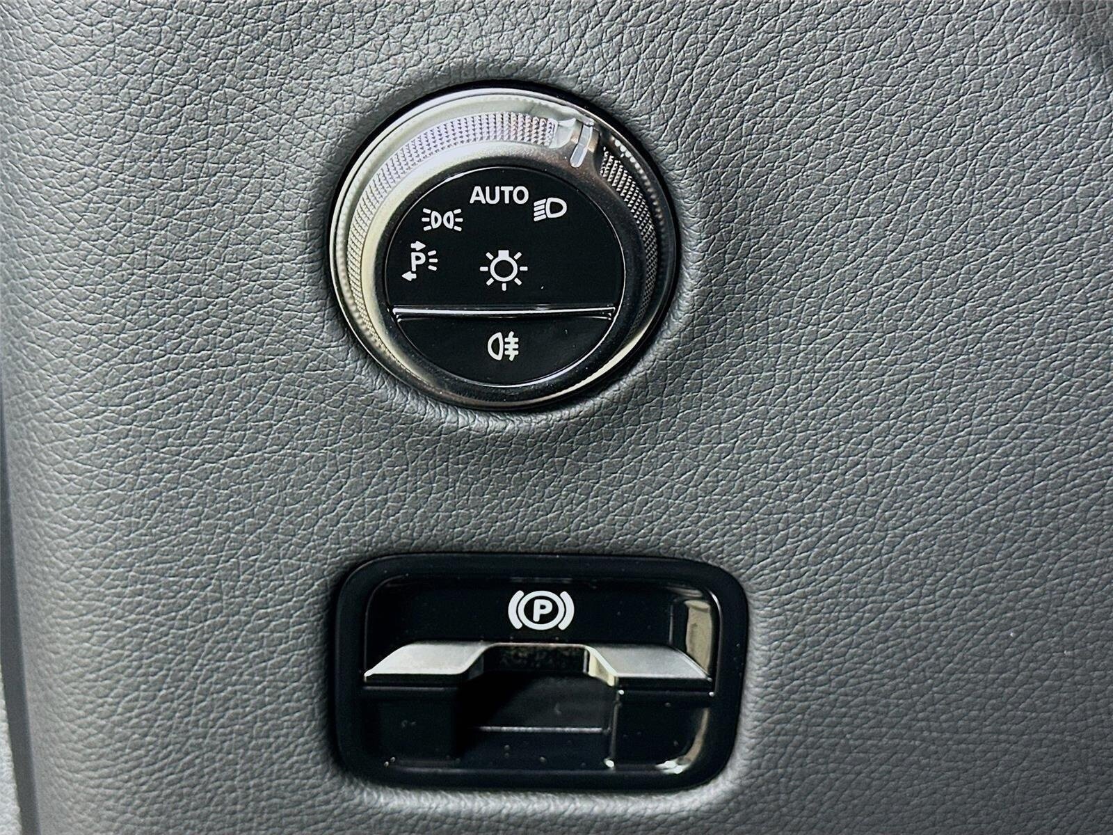 Certified 2026 Mercedes-Benz GLC 300 4MATIC image 10
