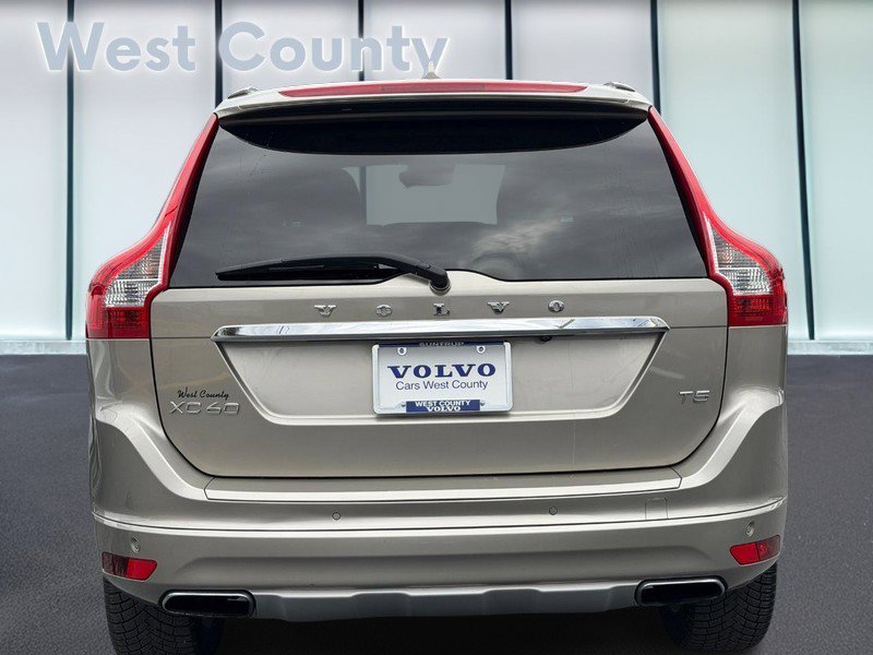Used 2016 Volvo XC60 T5 Premier w/ Proximity Package image 6