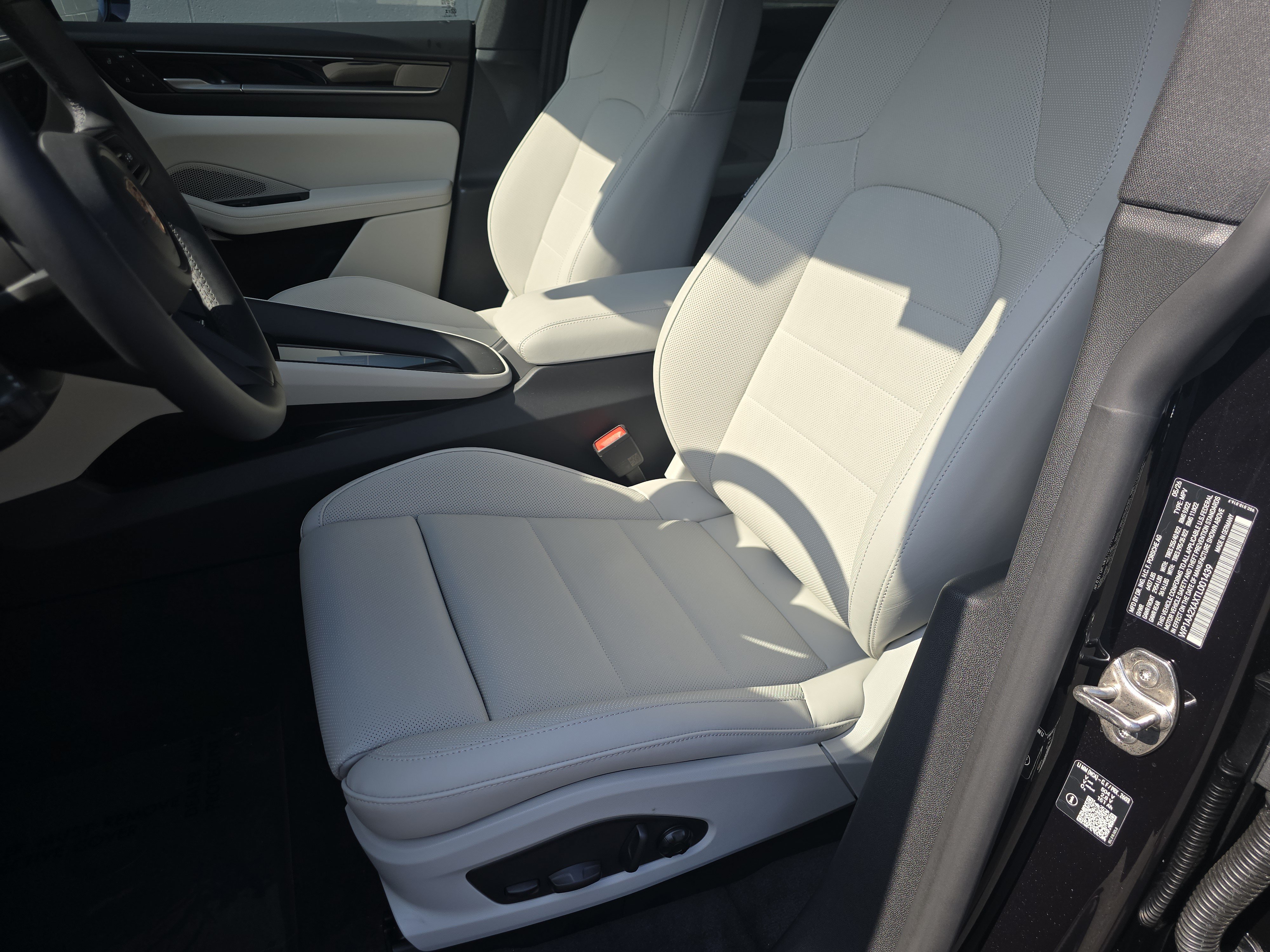 New 2026 Porsche Macan 4 Electric AWD/4WD image 5