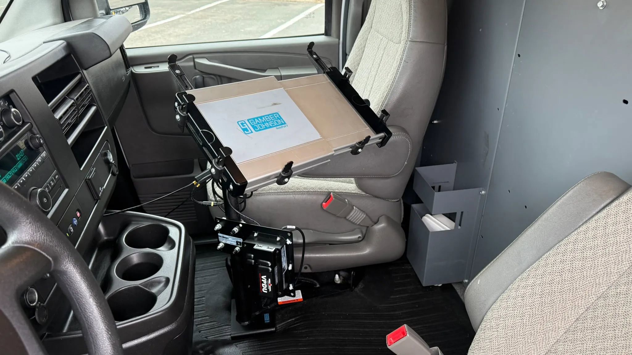 Used 2021 Chevrolet Express 2500 image 28