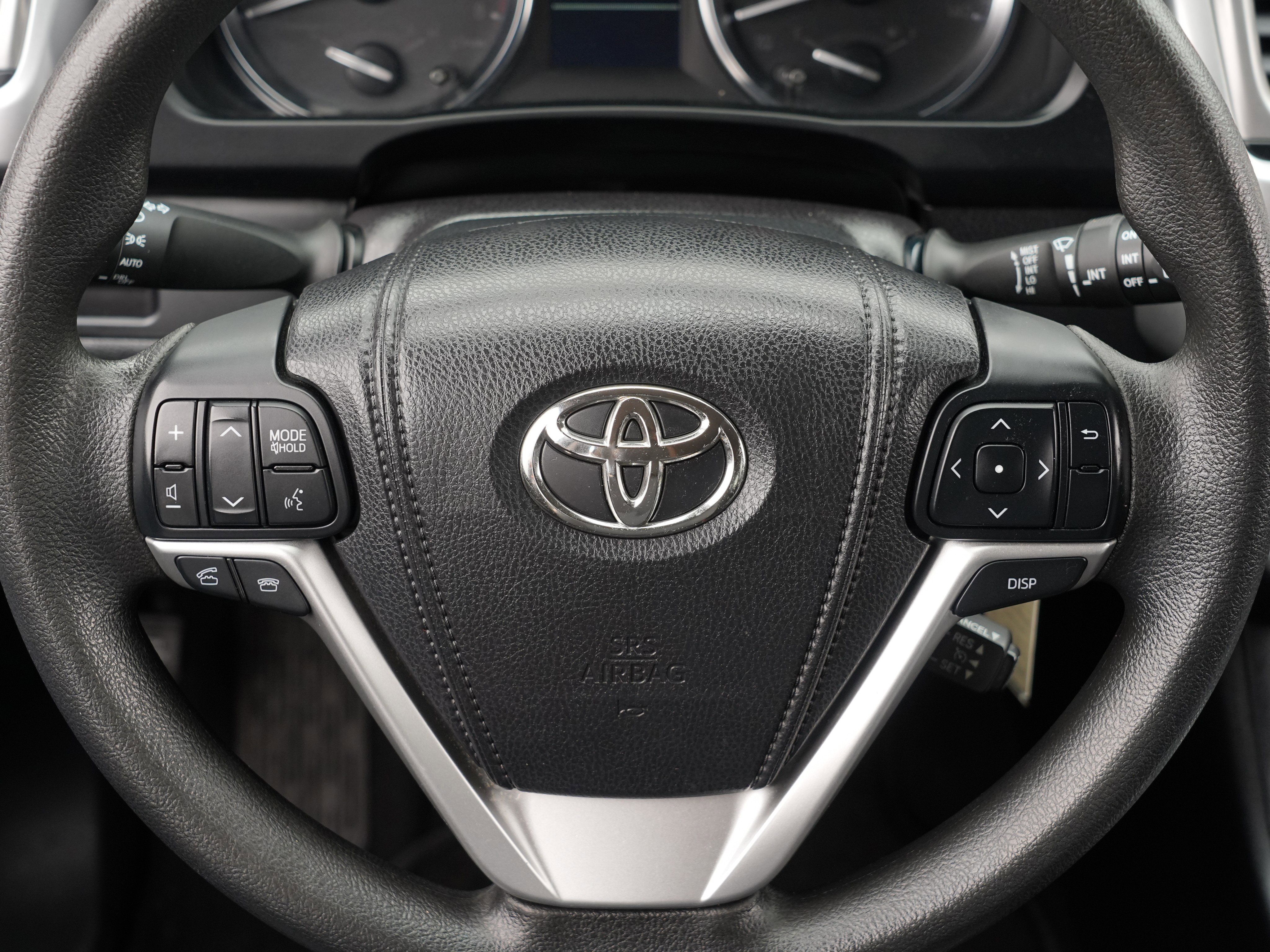 Used 2015 Toyota Highlander LE AWD/4WD image 23