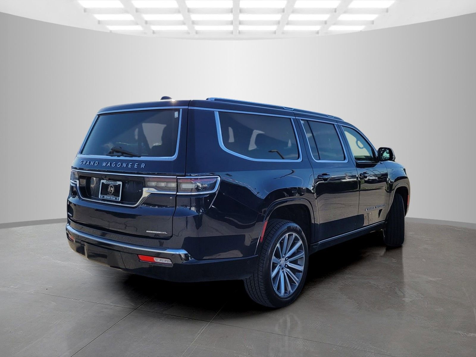 Used 2023 Jeep Grand Wagoneer L Series II image 4