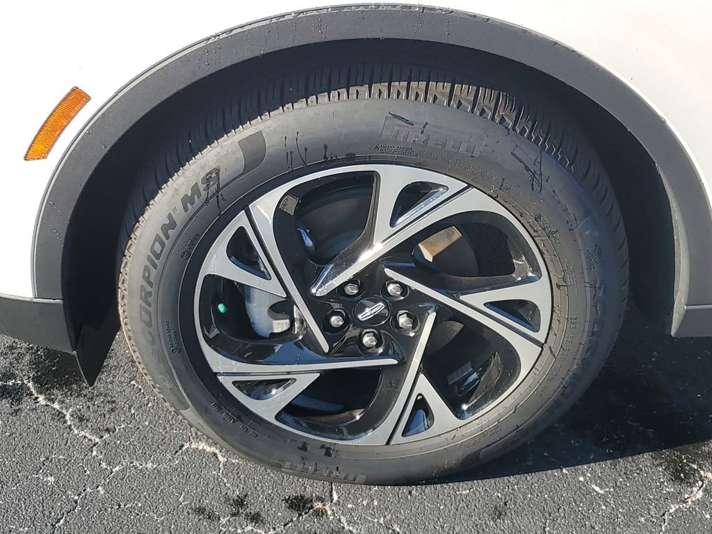 Used 2024 Lincoln Nautilus Premier w/ Jet Appearance Package image 11