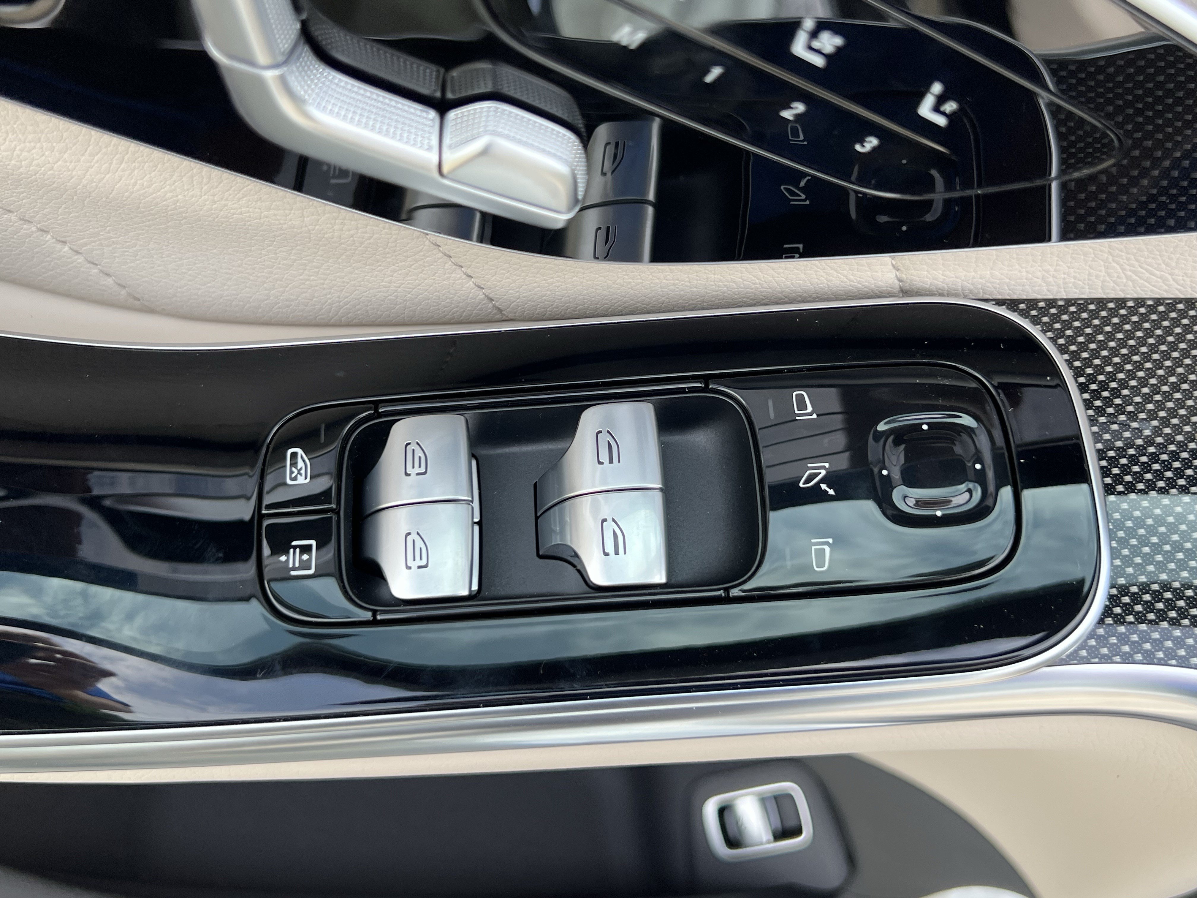 Certified 2025 Mercedes-Benz S 580 4MATIC Sedan image 15