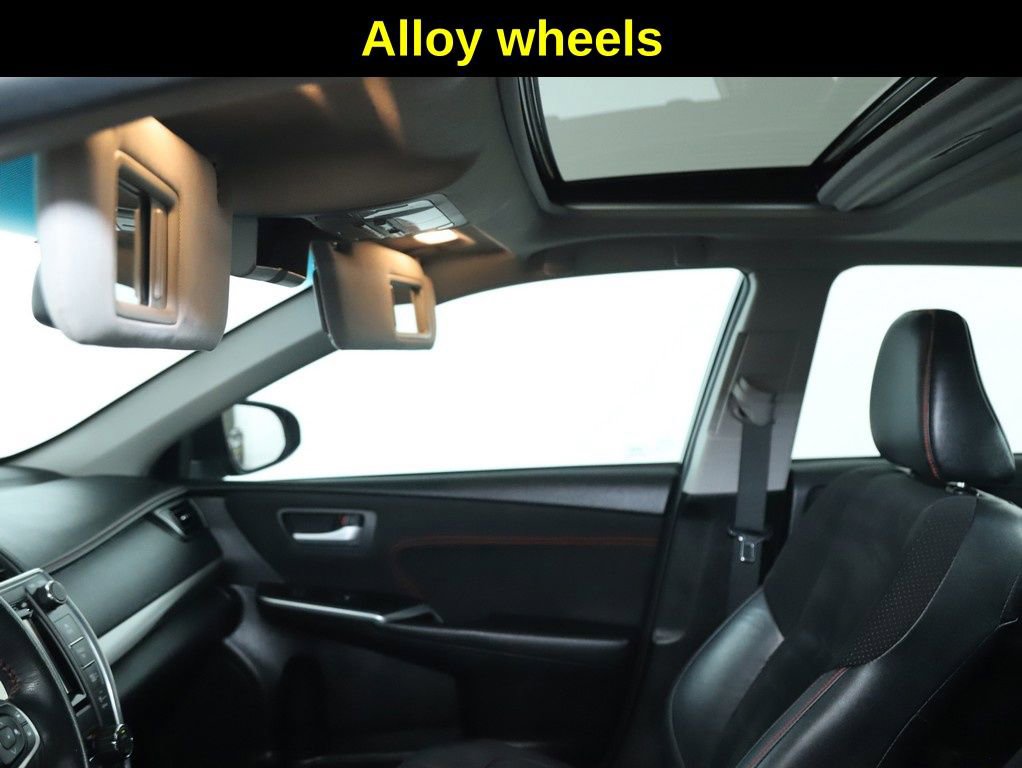 Used 2015 Toyota Camry XSE image 19