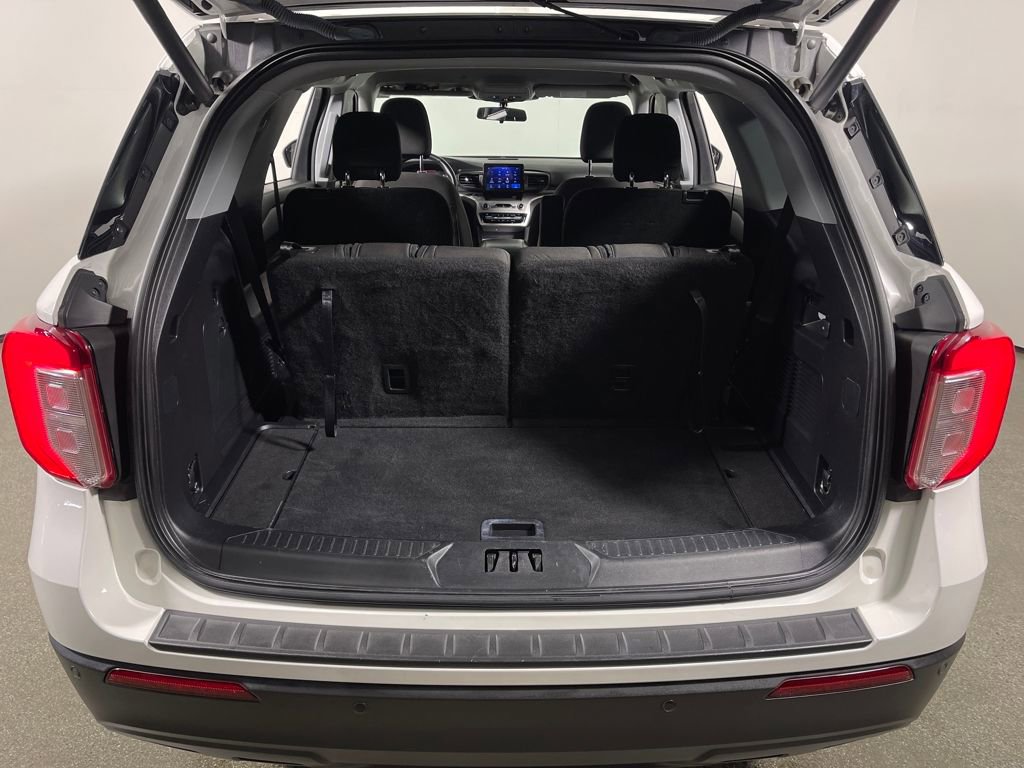 Used 2021 Ford Explorer XLT image 10