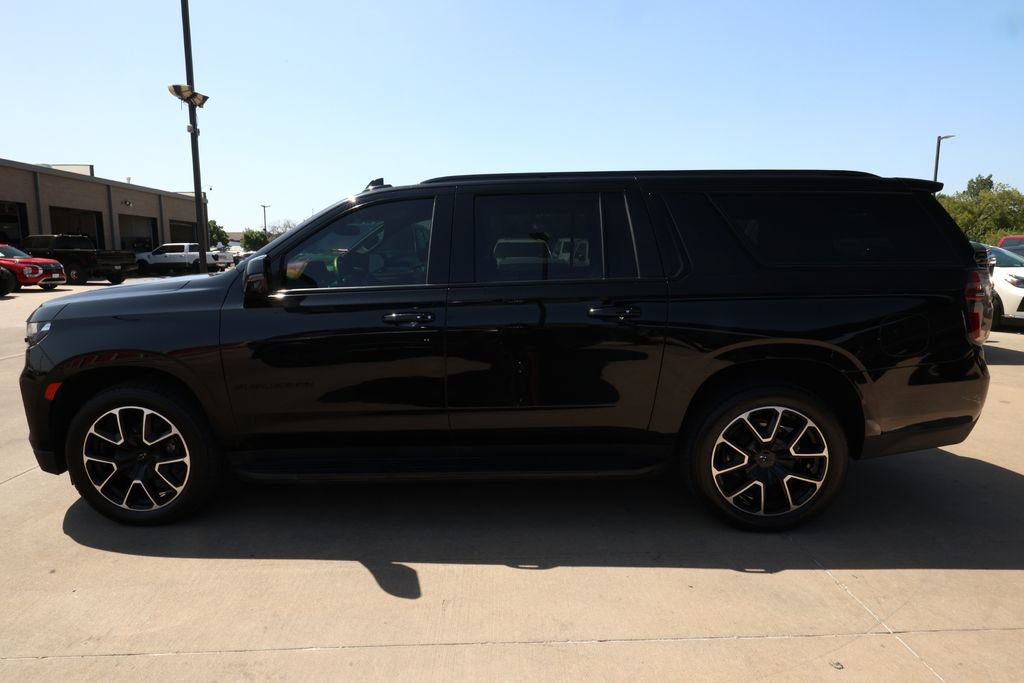 Used 2023 Chevrolet Suburban RST w/ Luxury Package AWD/4WD image 8