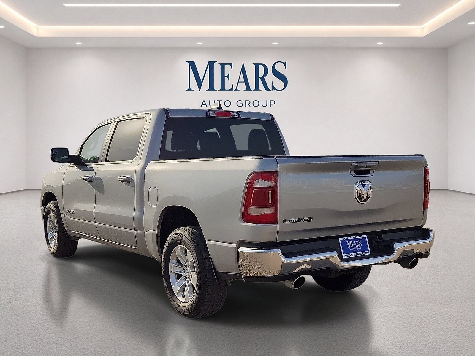 Used 2024 RAM 1500 Laramie RWD image 3