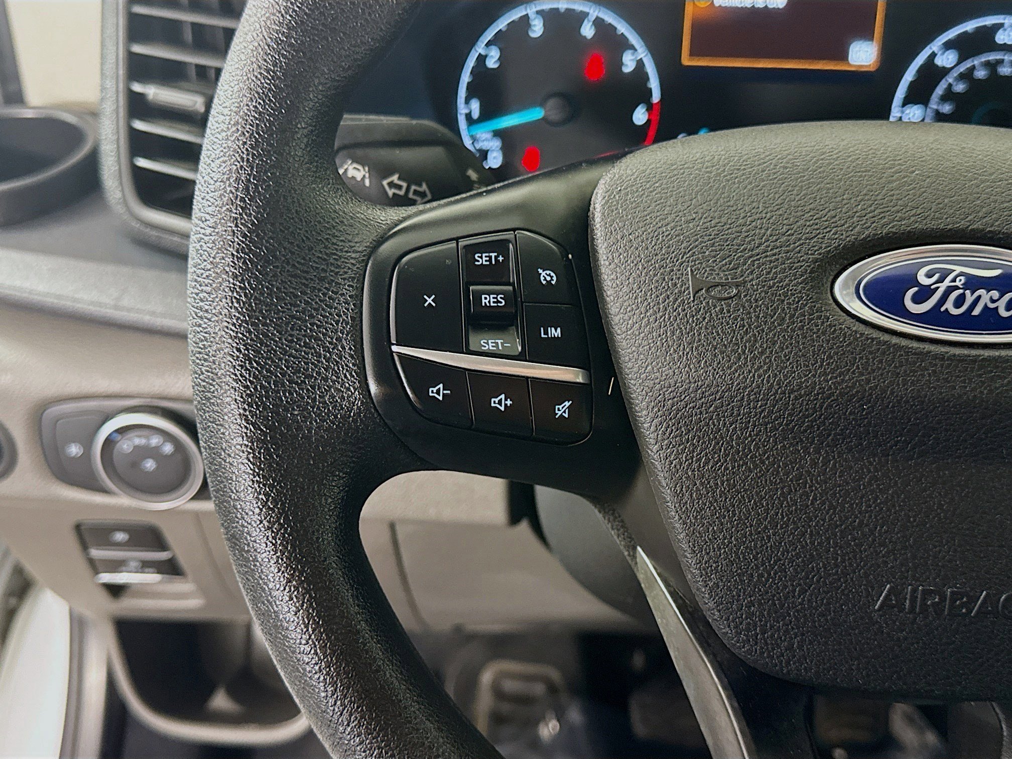 Used 2023 Ford Transit 350 XLT image 15