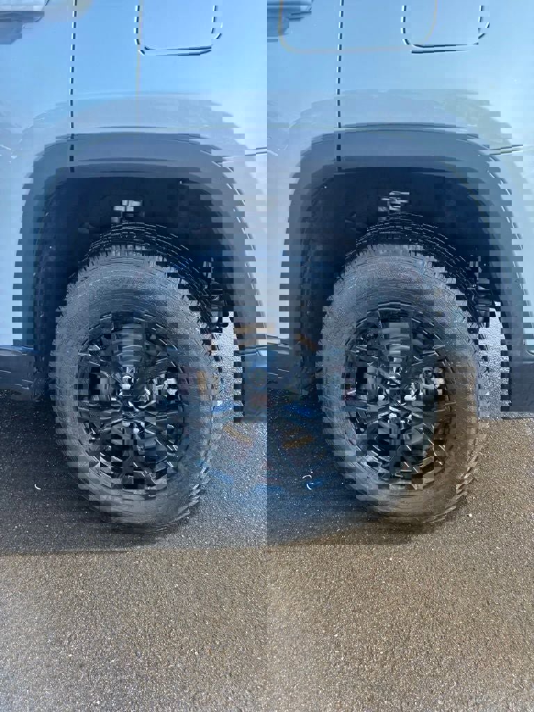 Used 2024 Jeep Grand Cherokee L Laredo image 25