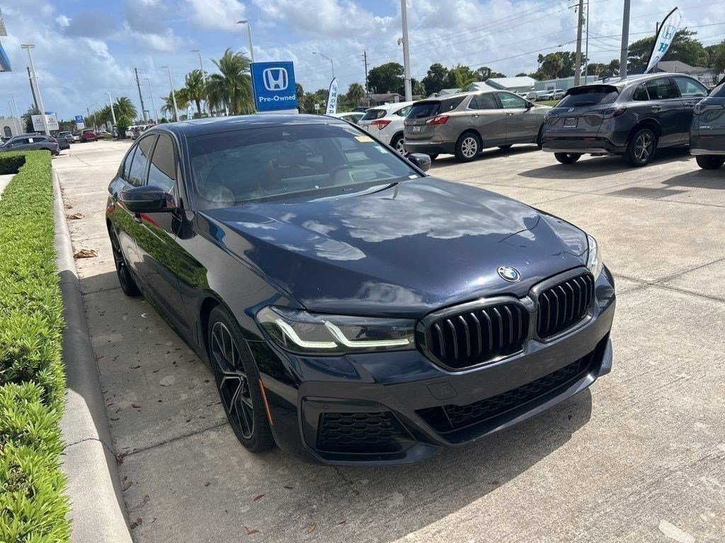 Used 2022 BMW 530i w/ M Sport Package image 3