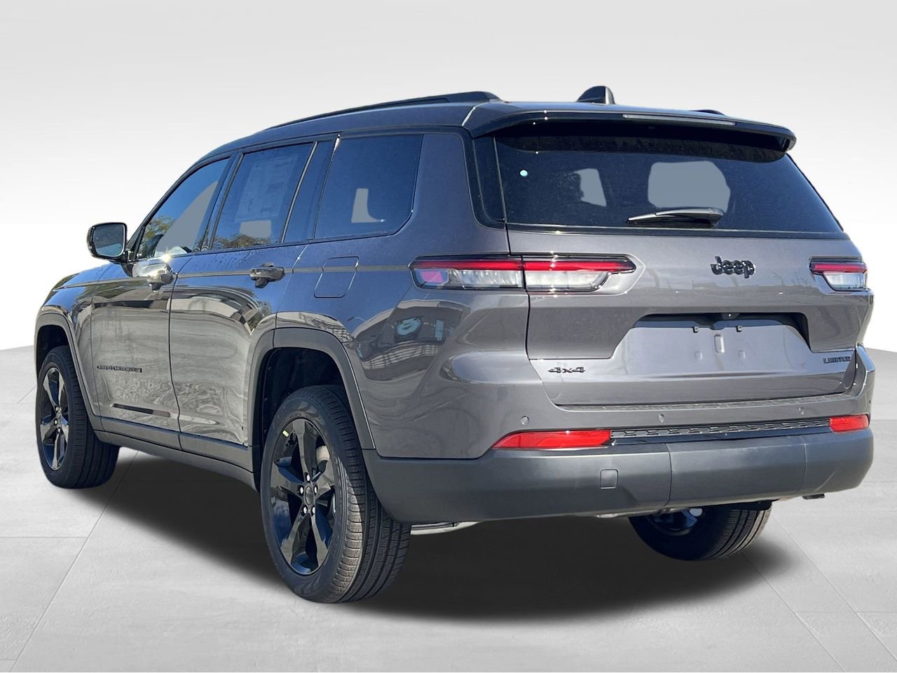 New 2025 Jeep Grand Cherokee L Limited w/ Black Appearance Package AWD/4WD image 30