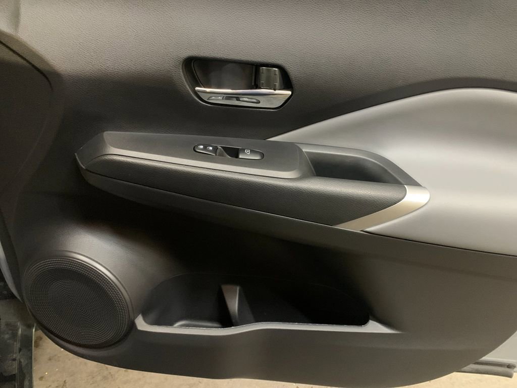 Used 2023 Nissan Kicks SR w/ SR Premium Package FWD image 20