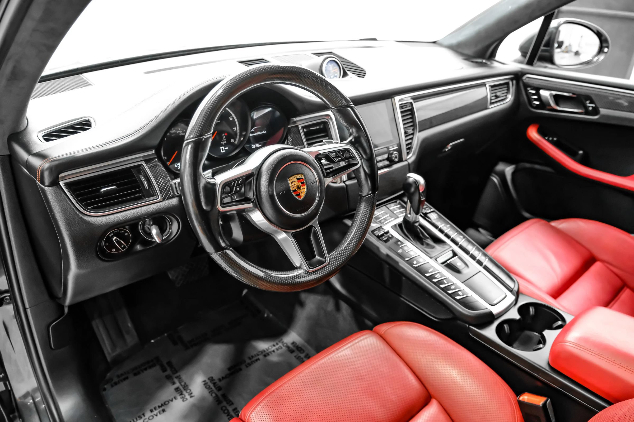 Used 2017 Porsche Macan Turbo AWD/4WD image 14