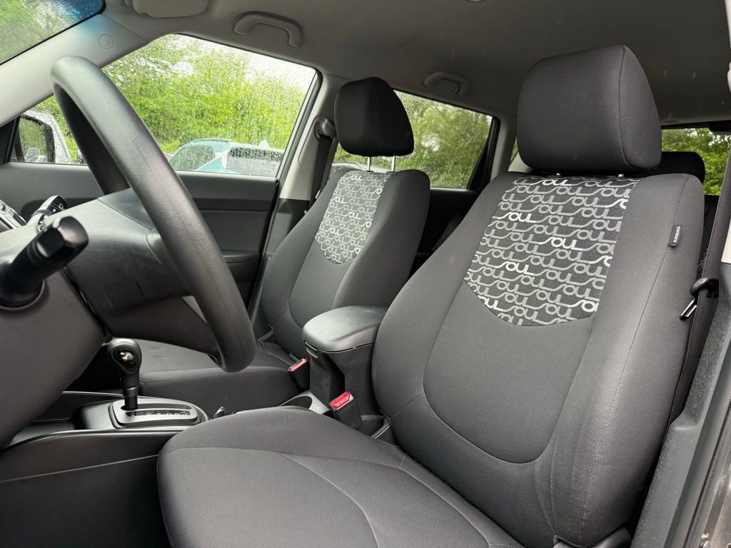 Used 2010 Kia Soul + FWD image 5