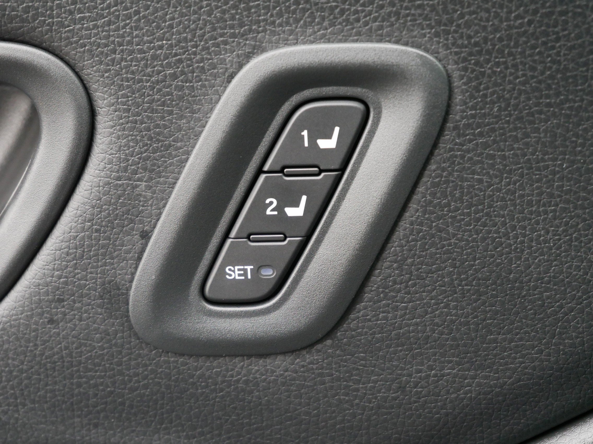 Used 2024 Honda Pilot EX-L image 27