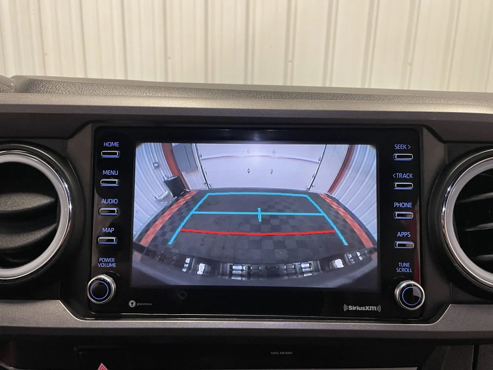 Used 2020 Toyota Tacoma TRD Sport w/ Technology Package image 33