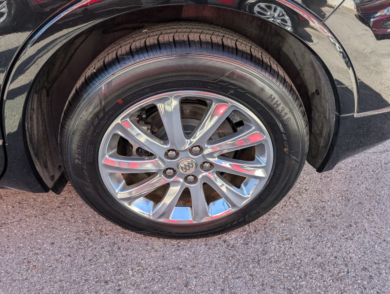 Used 2019 Buick Envision Essence FWD image 26